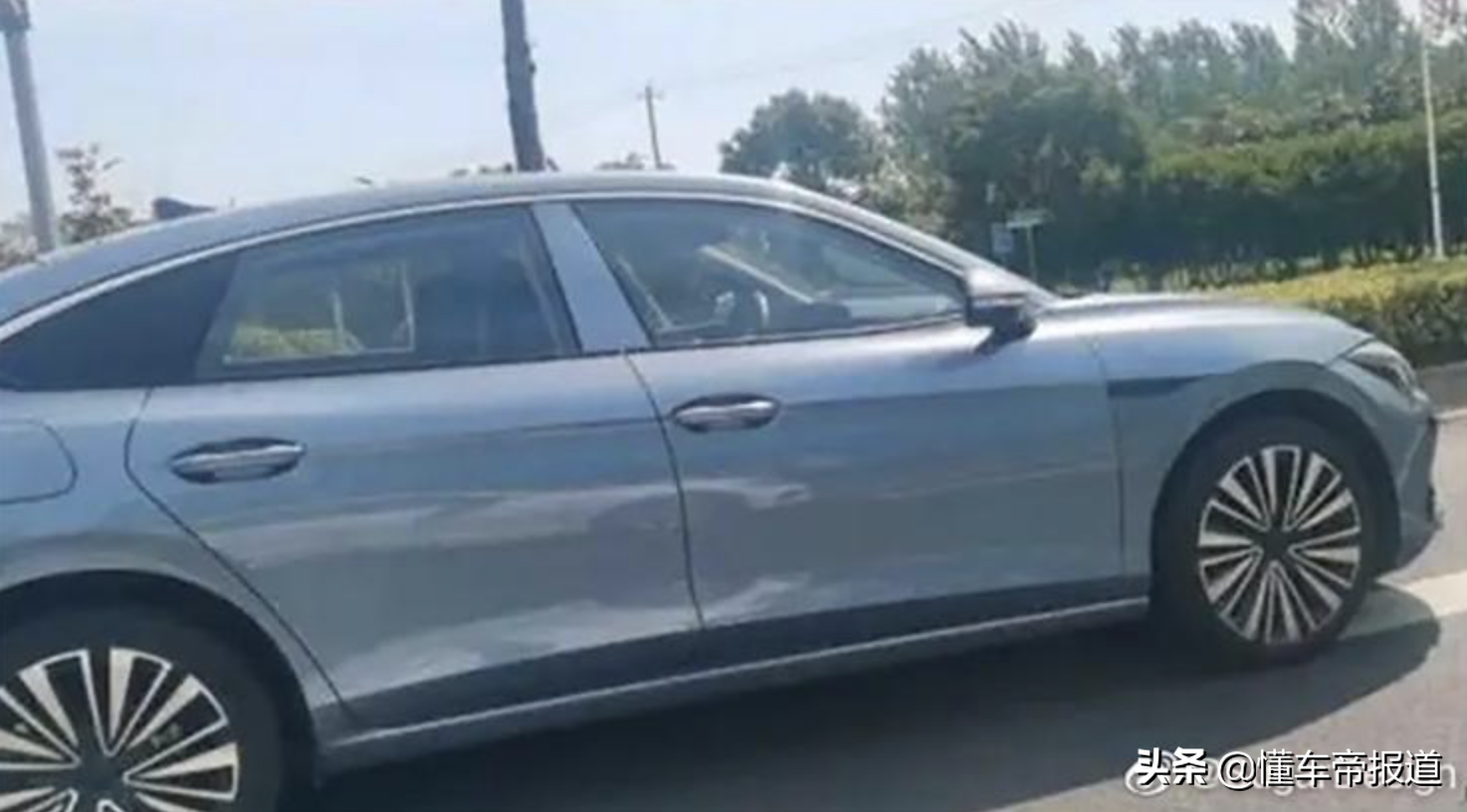 新车 | 大溜背+无边框车门，上汽大众一代凌渡曝光，年内将上市