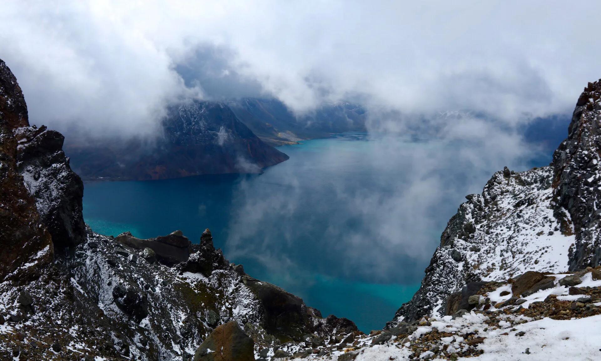 9,长白山天池北坡