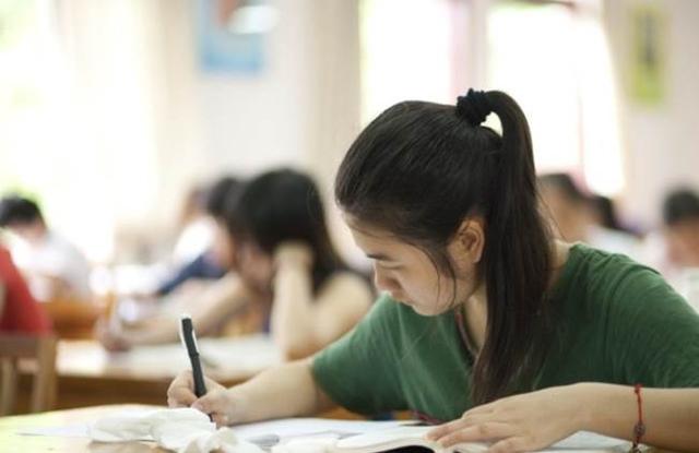 4所二本院校喜升“一本”，分数线却没涨，明年报考的学生吃香了