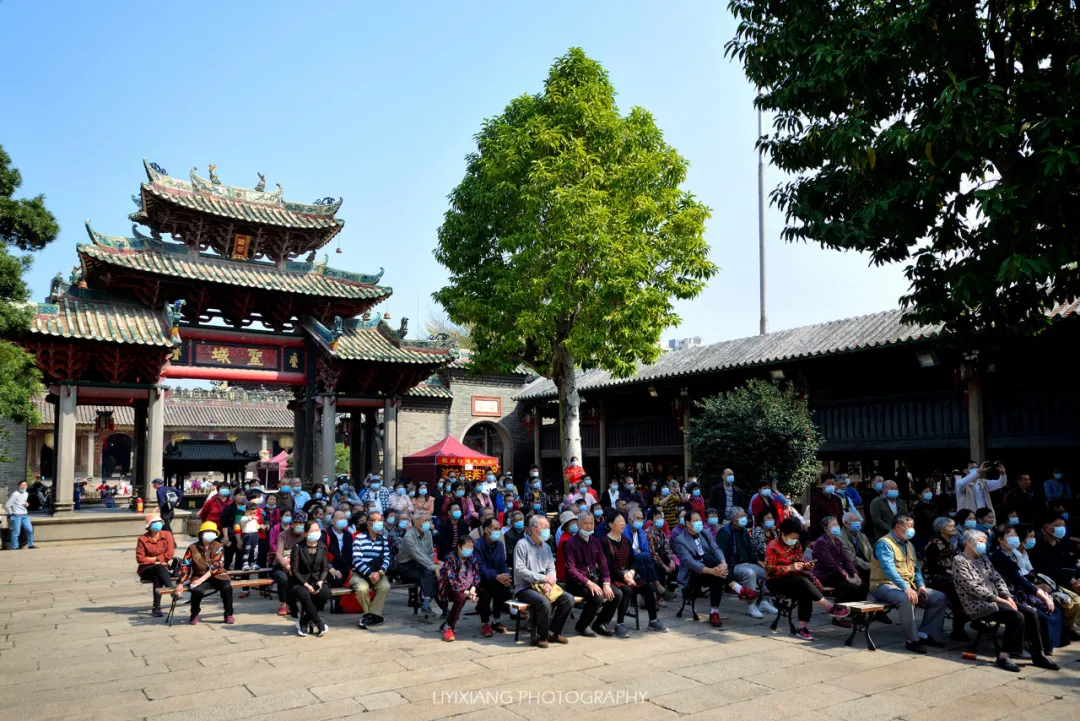 全国唯一一个拥有三个车牌的城市，富豪遍地