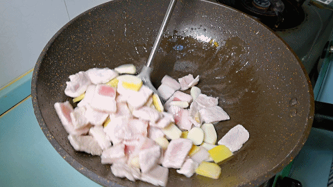 香菇炒肉的做法,香菇炒肉的做法 最正宗的做法