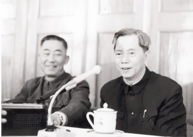 方毅：官至副国级，36岁任上海市委常委，63岁任中国科学院院长