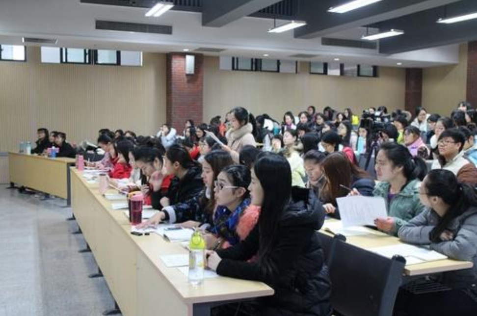 大学补考容易过吗（大学容易）