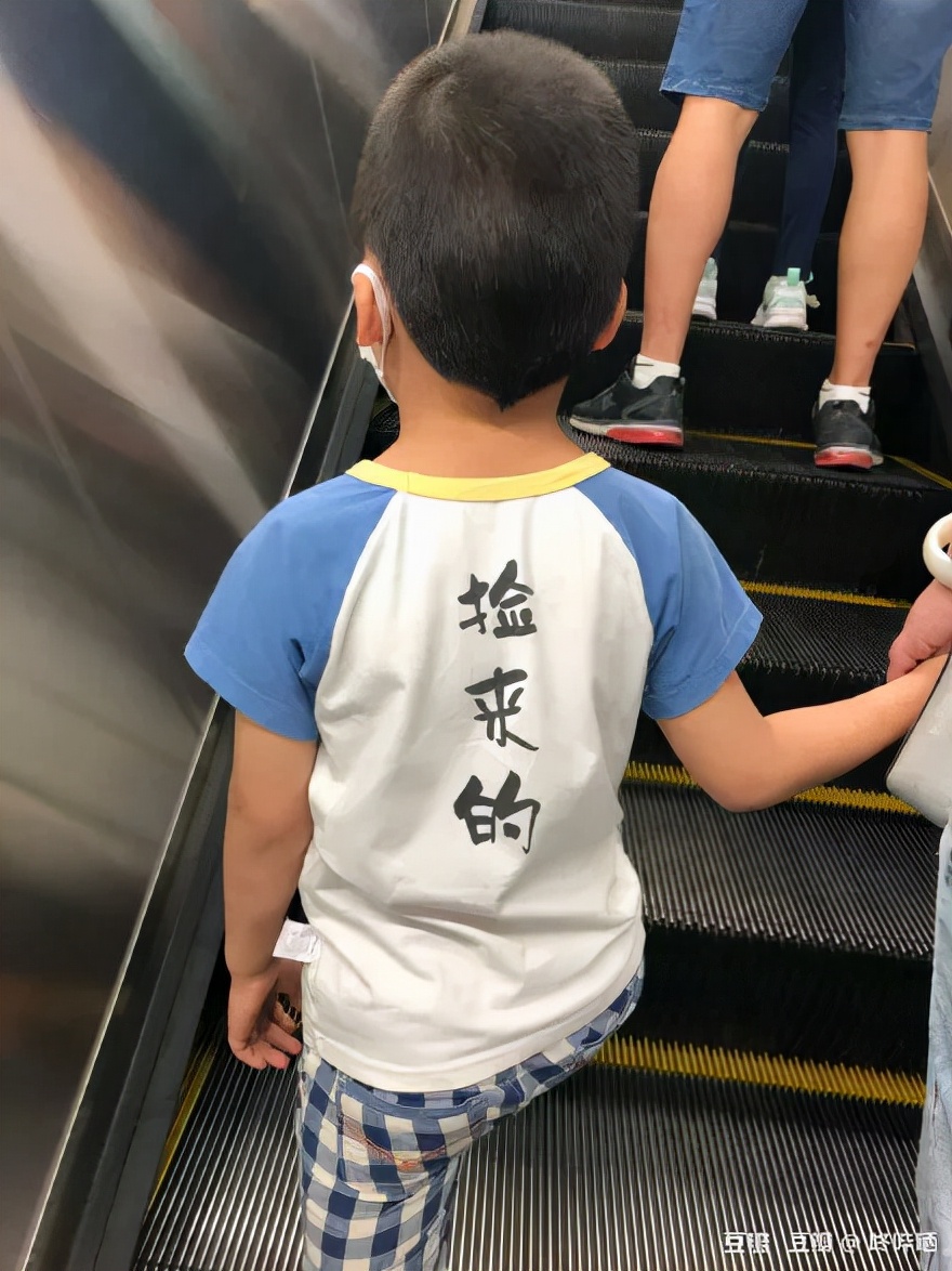 这些衣服的slogan不止酷，还有态度