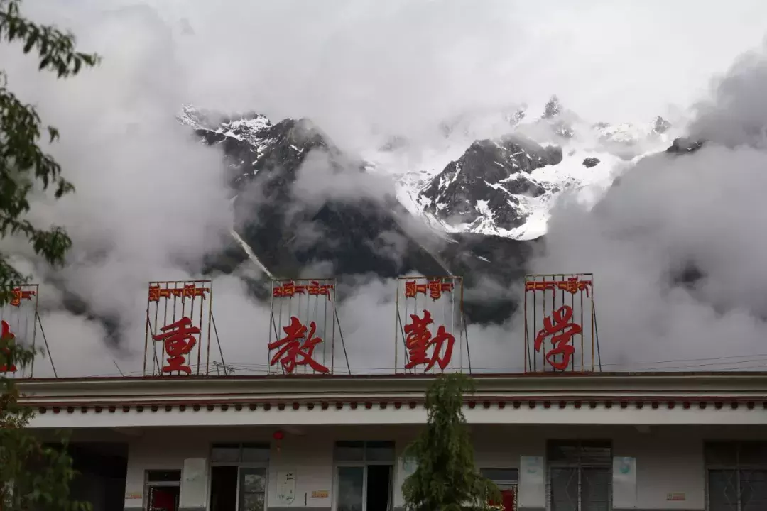 马云为什么要给拉萨这所学校捐一个亿？