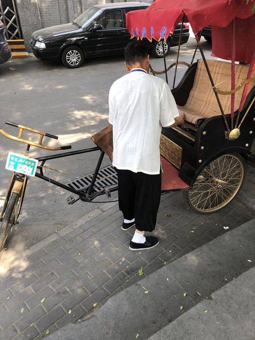 车夫网图片(清末民初，京城11%的成年男子在做人力车夫，很香吗？)