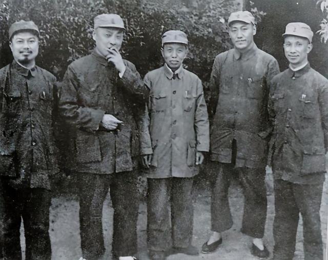 共和国“五虎将”都有谁？为何1947年，陈毅向中央发报没有徐向前
