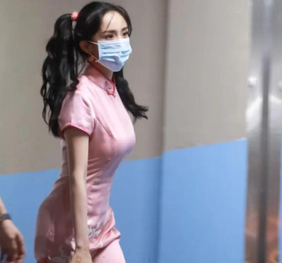 旗袍别瞎穿，太干瘪没韵味，太丰腴不遮肉，能驾驭的都是气质女神