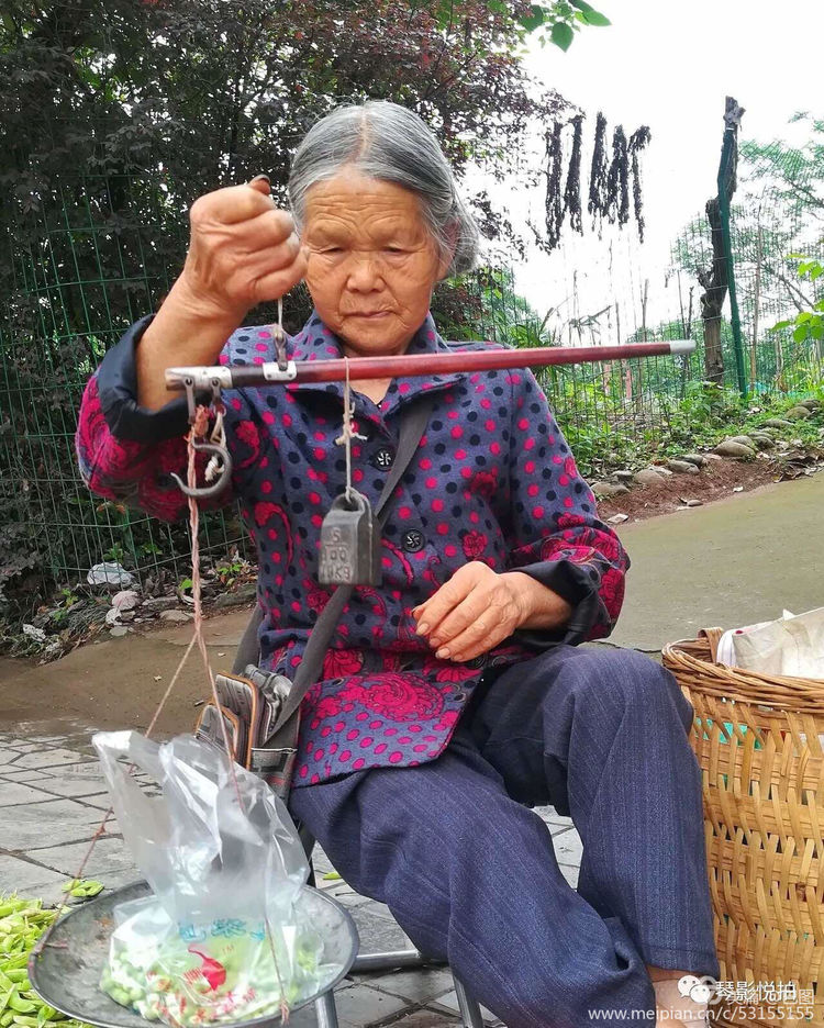 10月7日重阳节，十几首诗词100幅照片，致敬天下老年人