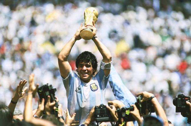 足球世界杯78年谁是冠军(作为当年阿根廷的“射手王”，为何马拉多纳没有入选78年世界杯？)