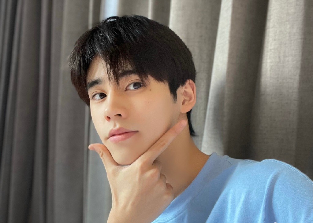 19岁偶像决定复读！高考总分被扒仅300最低28，艺考中戏第3成遗憾