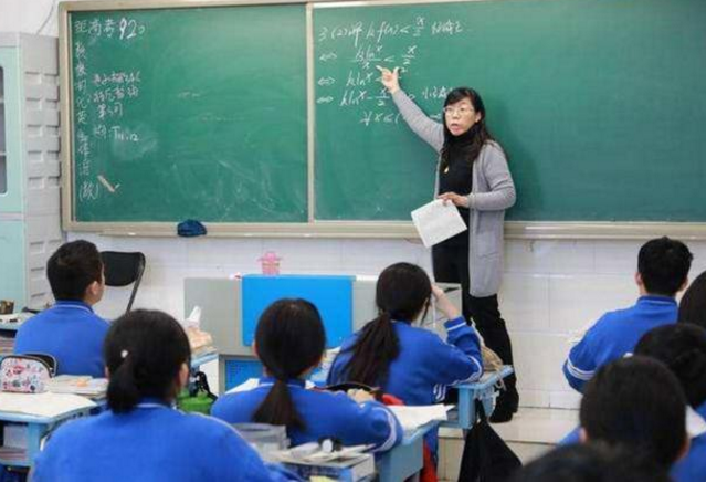 师范类院校“最受追捧”的4个专业，工作前景好，学生抢着报考