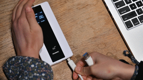 不换手机不用密码 扫一扫体验5G畅快 华为5G随行WiFi Pro简评