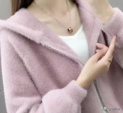 过年最迷人毛衣，叫“仿水貂绒”，时髦百搭，满足女性的美丽愿望