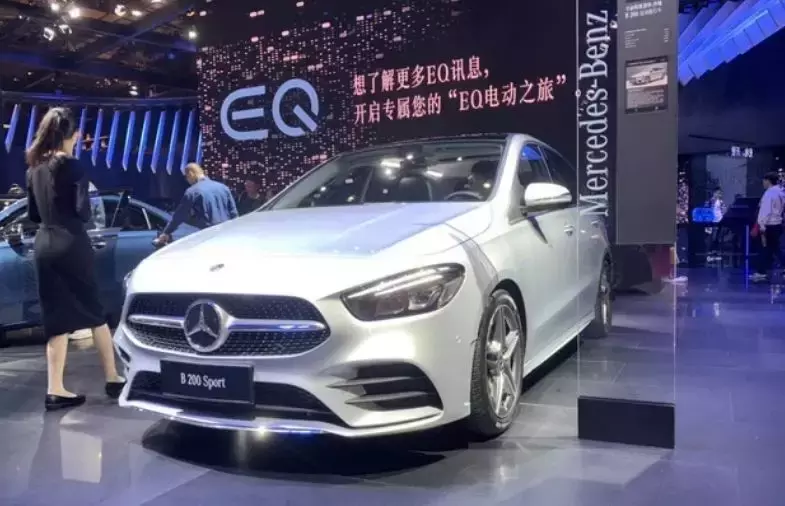采用A级相同动力总成，定位运动旅行车！成都车展探馆奔驰B级