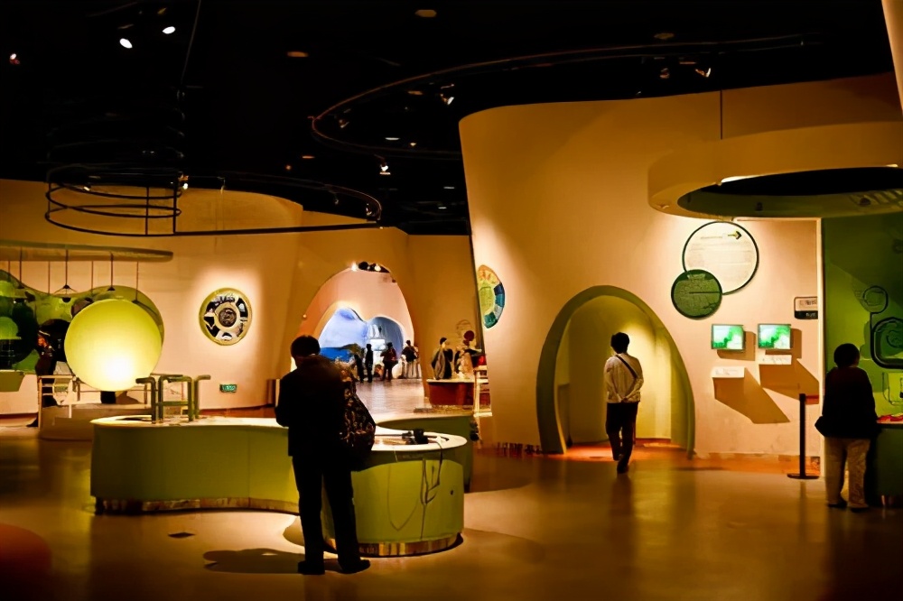 科技博物馆里面有什么东西(中国科技博物馆简介)_04447排行网