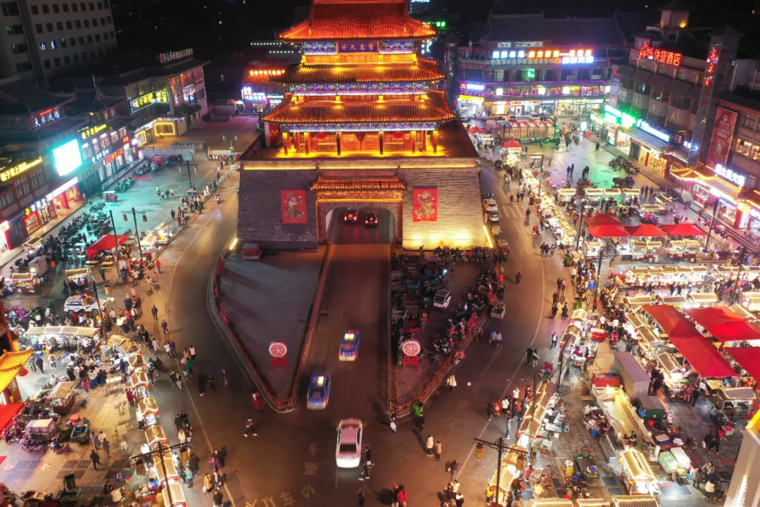 常年被黑被吐槽,实际是个唐风国潮不输西安的宝藏旅行地