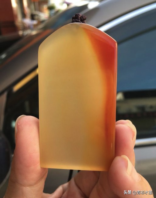 “耀世黄龙，千金难求”黄龙玉真假鉴别技巧