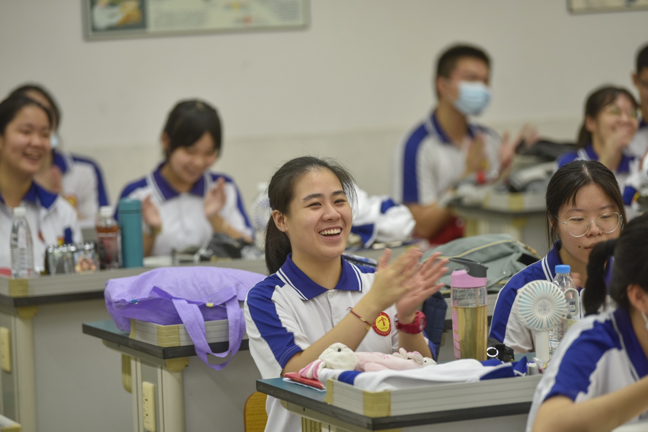 新高考实行“等级赋分制”，与裸分报考有不同，家长提前了解