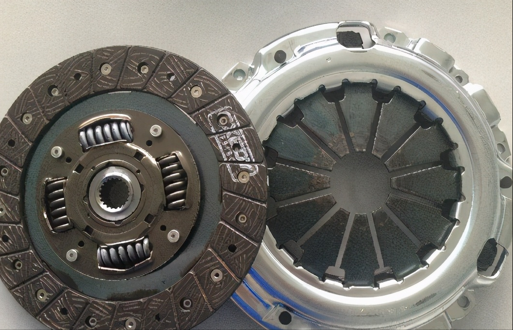 可能是离合器出问题了