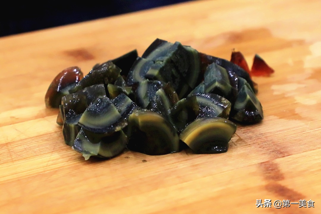 皮蛋瘦肉粥的做法家常,皮蛋瘦肉粥的做法家常視頻