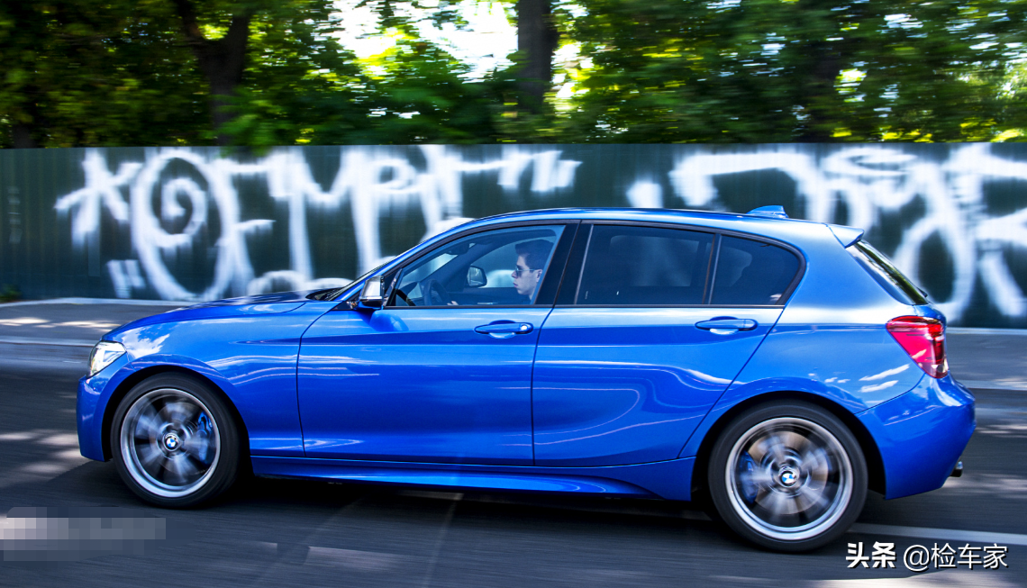 当年50万买辆宝马1系 七年之后残值剩多少 网友 情怀无价 天天看点