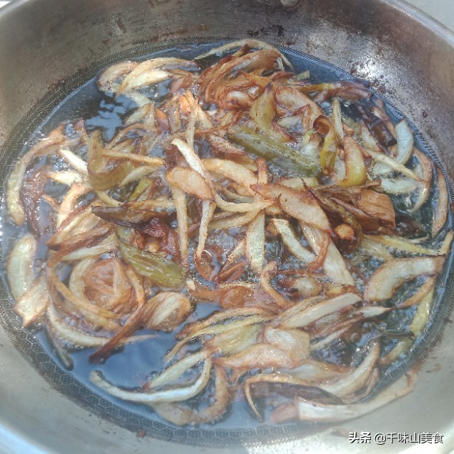 厨师长教你在家熬葱油，酒店大厨用的明油，炒菜好吃就是香的原因
