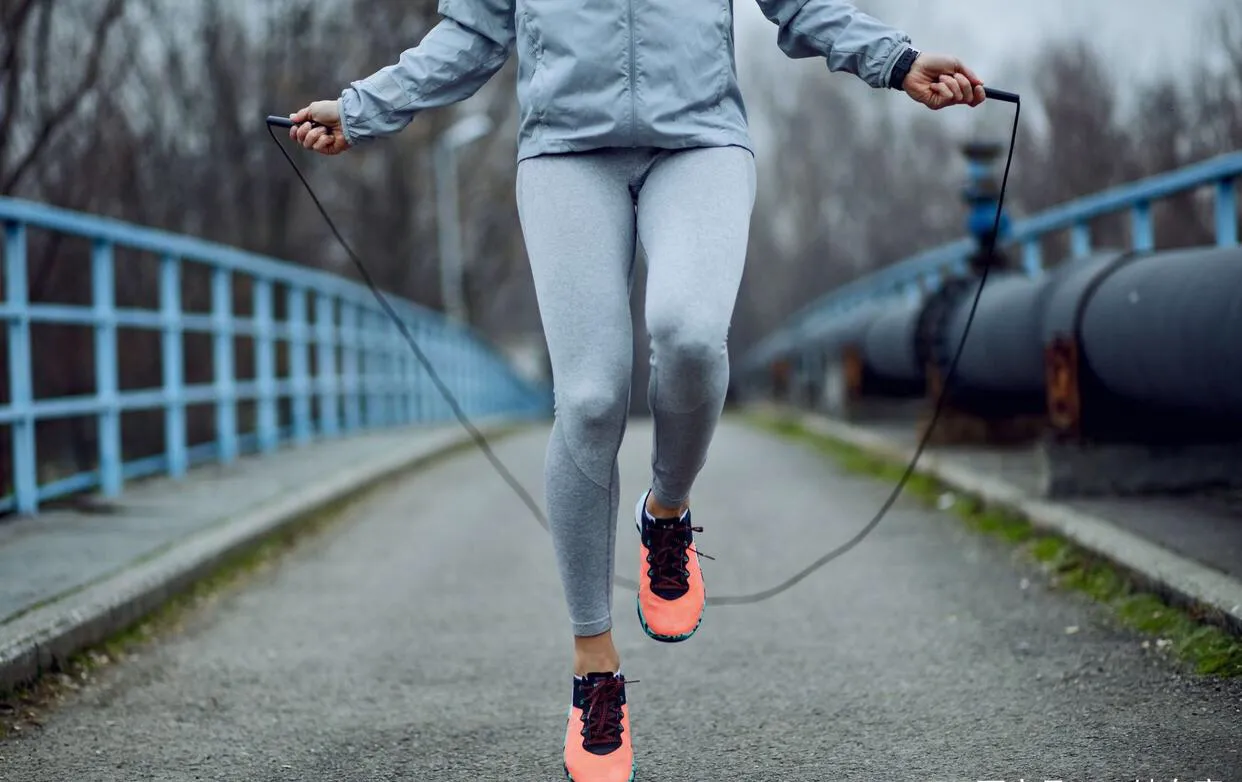 每天跳绳1000下,能瘦多少斤?学会2个方法才能真正降体脂!