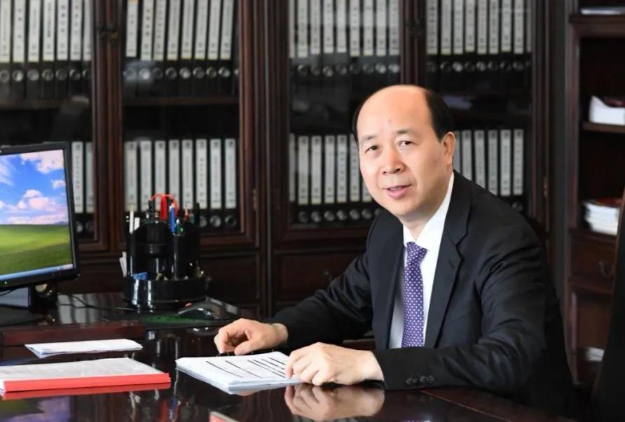 浙江桐乡百亿富豪：打造国内涤纶纤维生产龙头企业，身价101亿