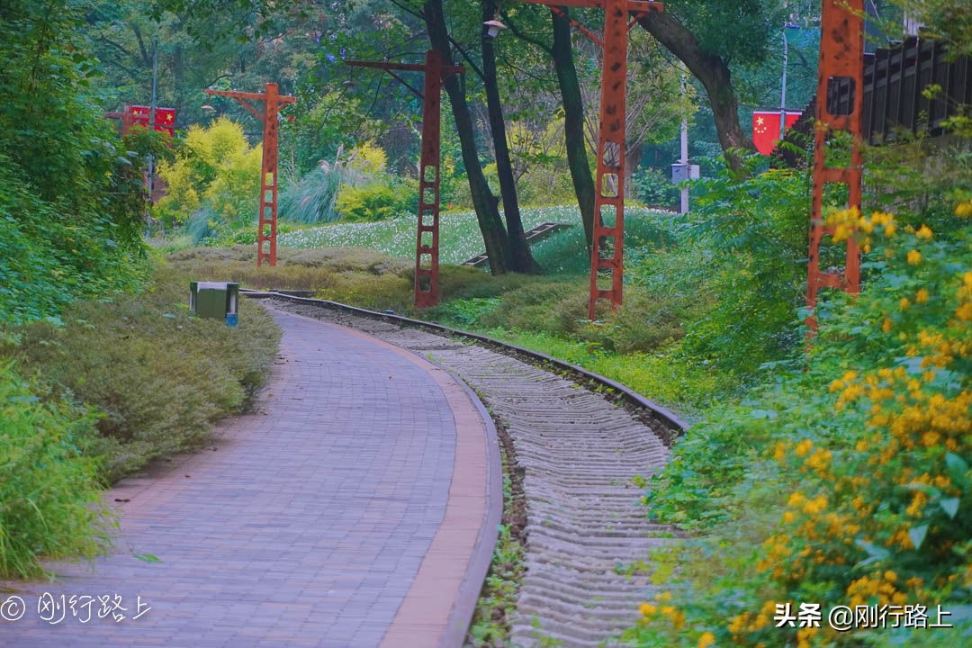 川外小铁路，一眼就心动如日漫里的场景