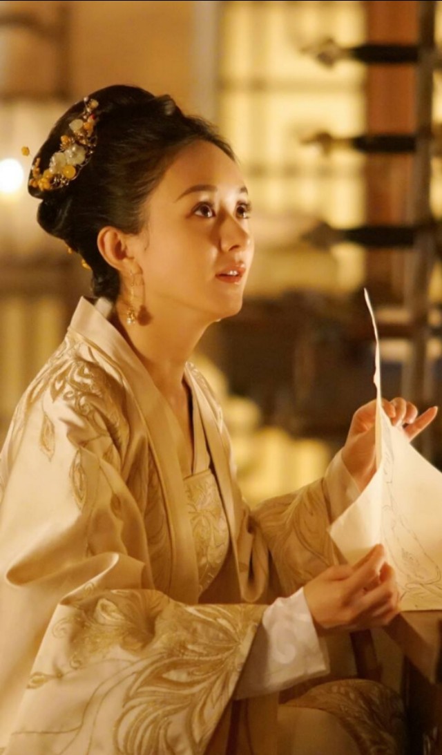 恋爱脑少女(恋爱脑少女赵露思简谱)-情感知识库-动动脑