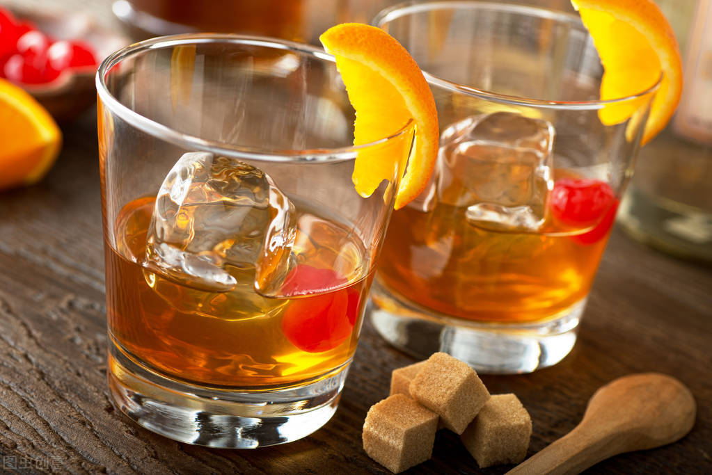 白兰地和威士忌的区别有哪些，口感哪个更好喝？