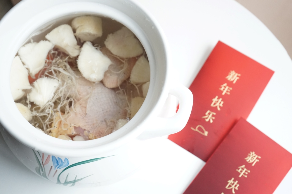 和猴沾亲带故，被称”素中荤“的猴头菇，过年用它炖鸡汤味道最鲜