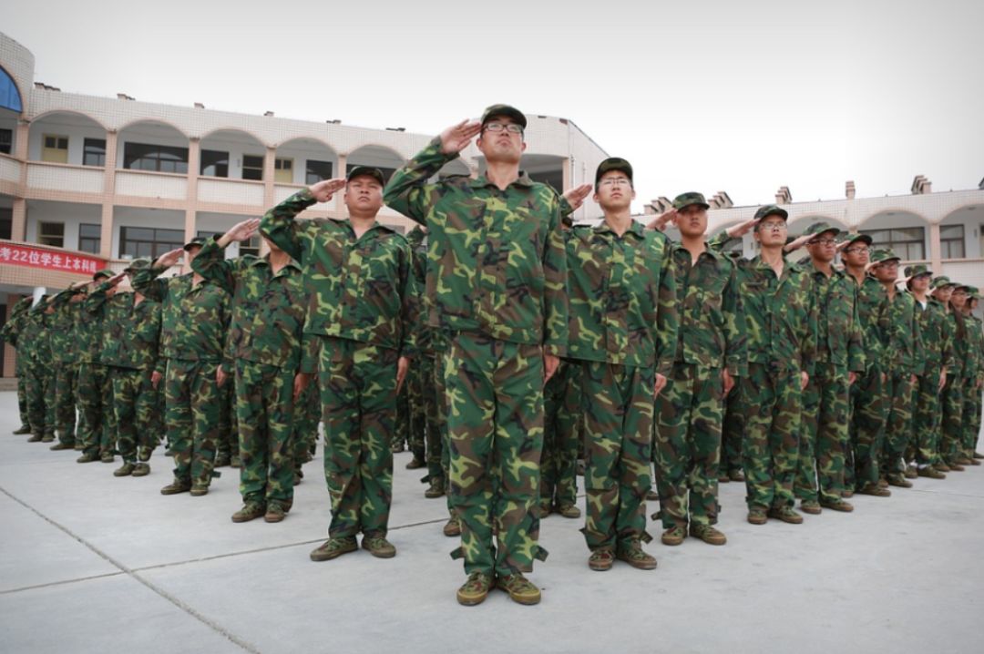 看完全国各大高校校训，我发现山东蓝翔又一次胜出了