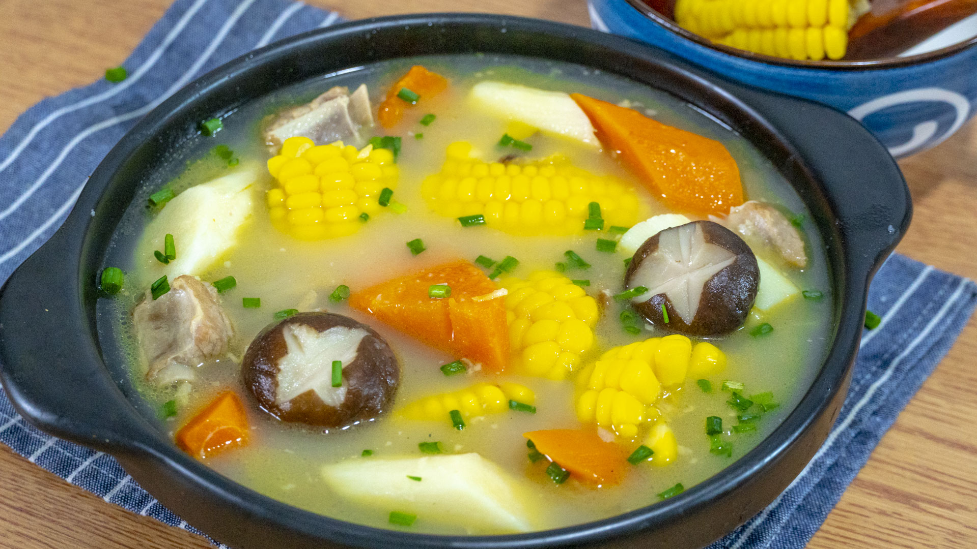 秋冬干燥寒冷，女人要多吃6种食材，补水又驱寒，面如桃花显年轻