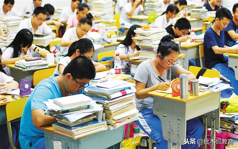 新高考：浙45%专业必选物理，粤物理、历史二选一，变相文理分科