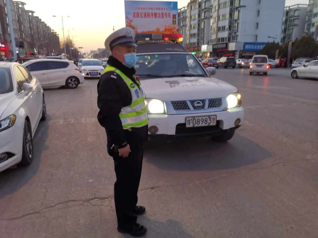 濮阳交警开始严查！纠查违规车辆近800台！
