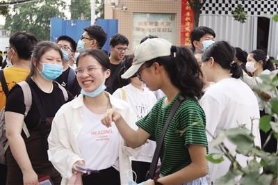 南阳市各部门全力为高考保驾护航 今日高考 给自己一个微笑