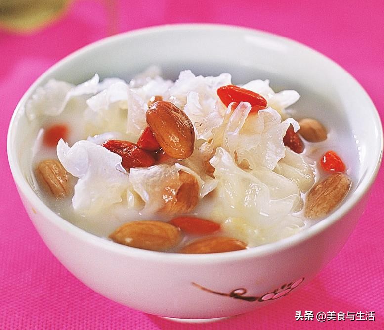 牛奶和此物搭配做汤(牛奶和什么搭配做汤)