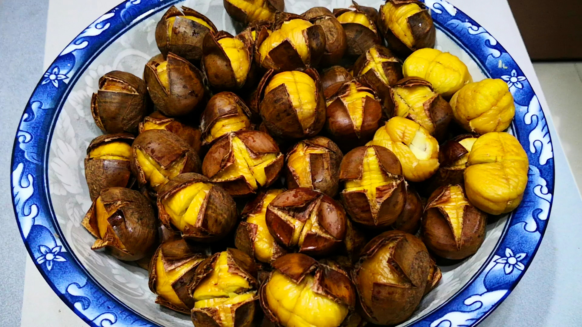 板栗锅里蒸一蒸,作用拿钱买不到,奶奶偷教妙招,可惜懂的人不多