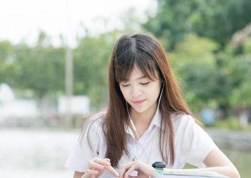 大一新生不当班干部也不参加社团，未来会受影响吗？导员说出答案