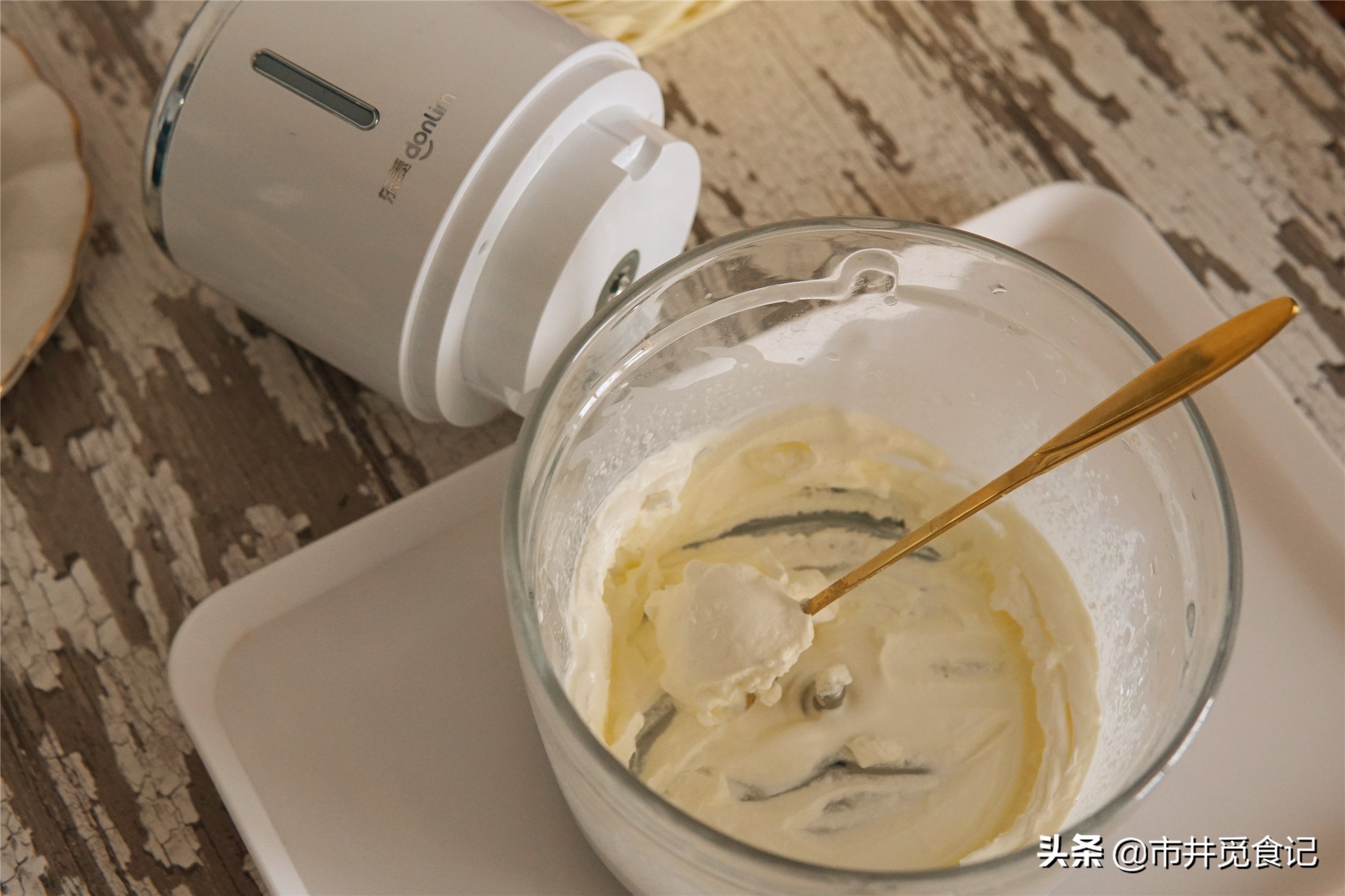 一盒酸奶，半包奥利奥，吃“土”也香甜，3分钟做出上瘾的甜点！