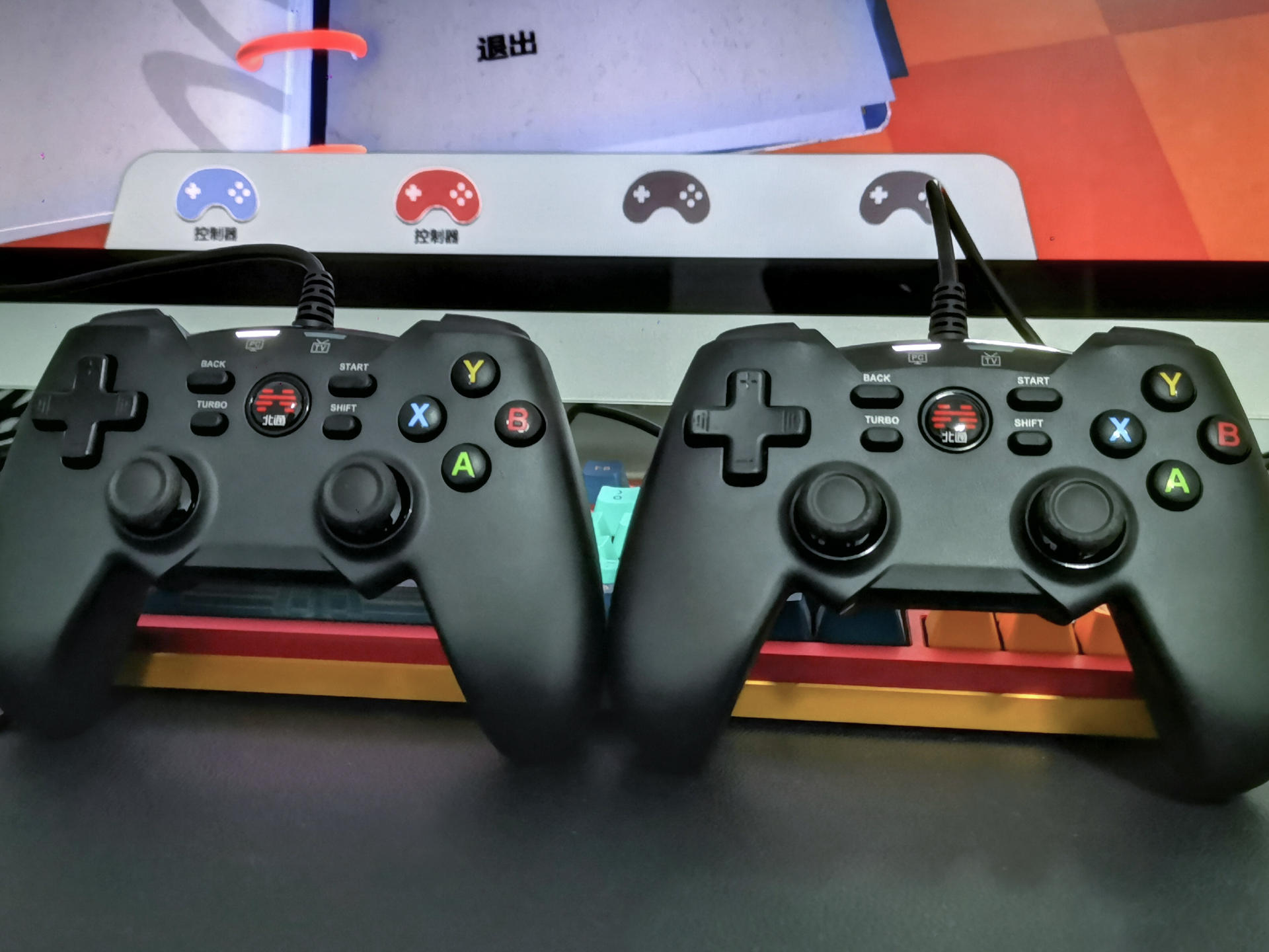 全家人的游戏时刻 北通蝙蝠4游戏手柄 与你相伴