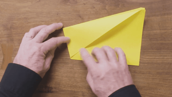 能飞60米远的大师纸飞机，是怎么折出来的？