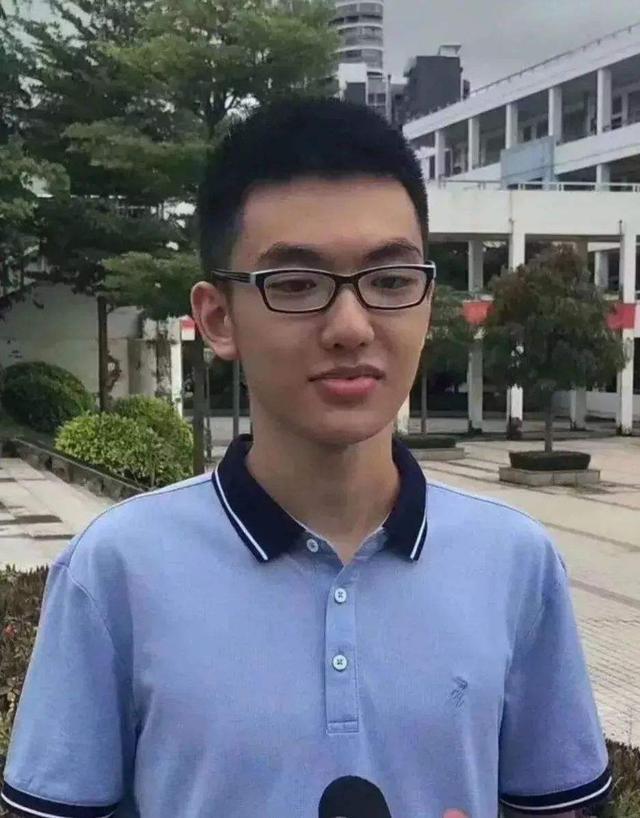 高考历史上得分最高的4位学霸，都去哪上大学？果然英雄所见略同