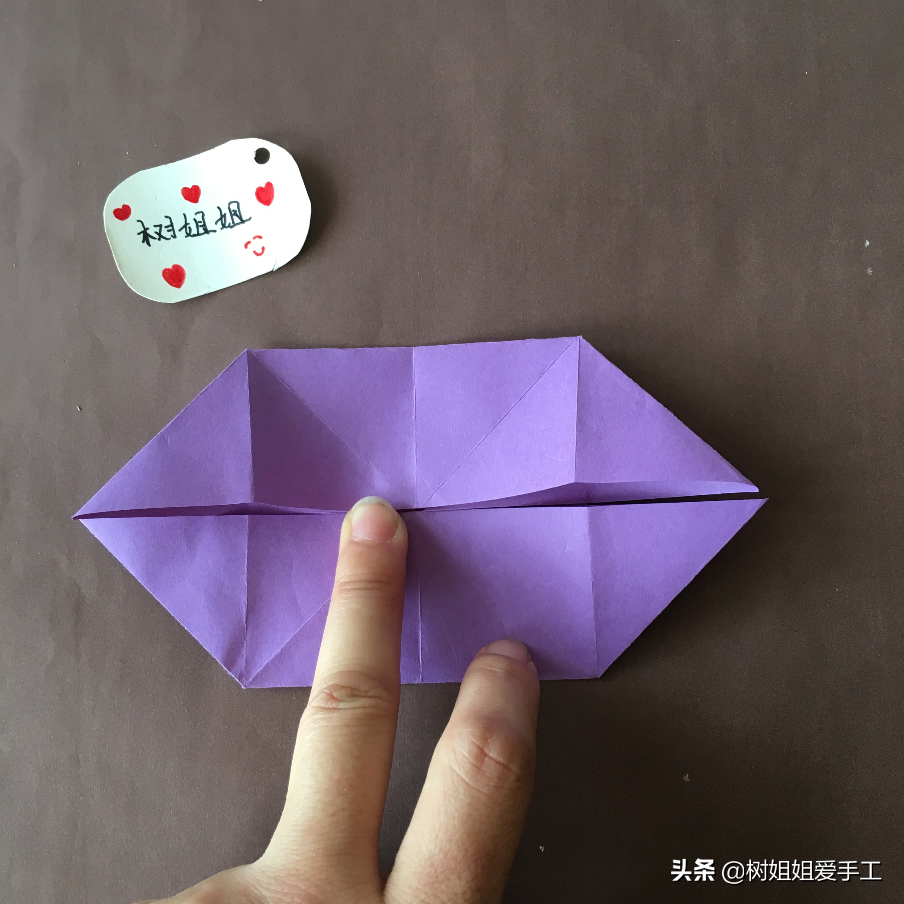 只需要3张纸,就可以折出好看好玩又简单的八角花篮陀螺