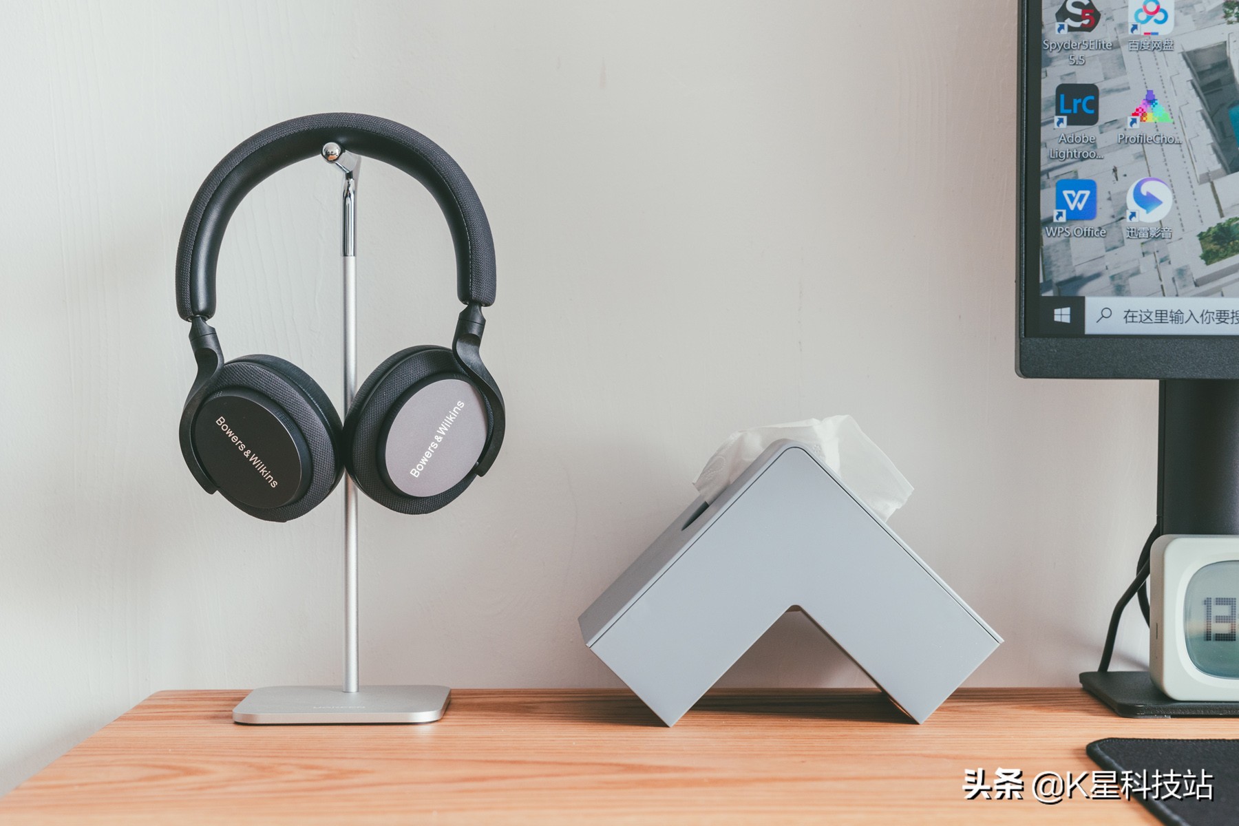 炒股电脑书桌图(炒股 桌面电脑 图) _晶羽科技