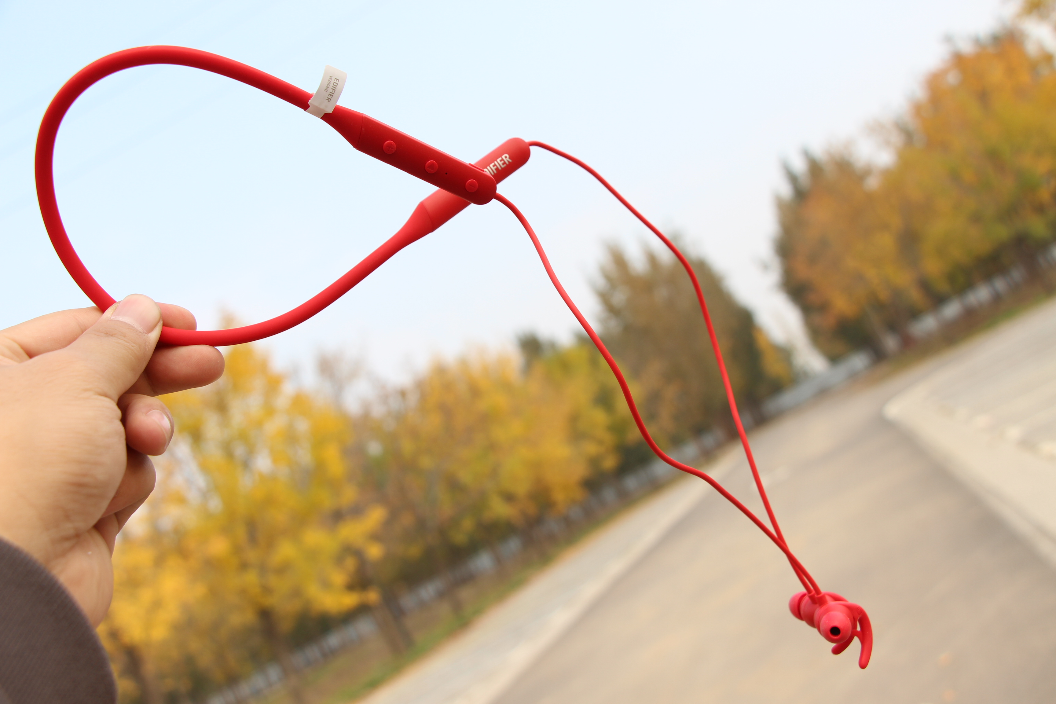 运动耳机不选贵的只选对的，漫步者W280NB满足运动爱好者的需求