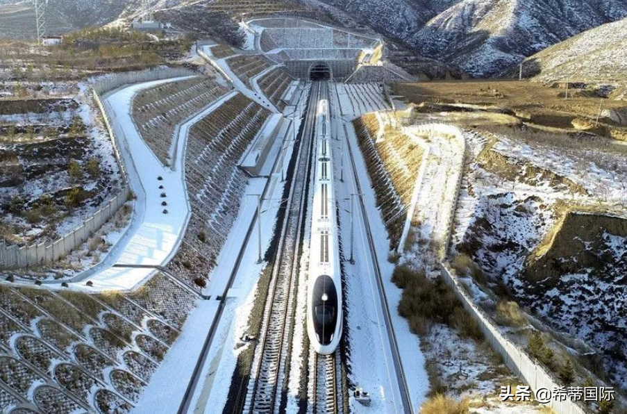 中国新名片：贴地飞行的超级高铁，北京到上海只要20分钟？