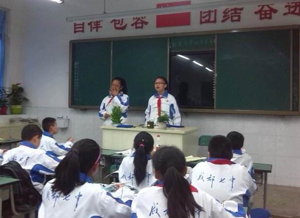 高考前后女生颜值相差多大？4张图完美诠释，差距堪比“整容”